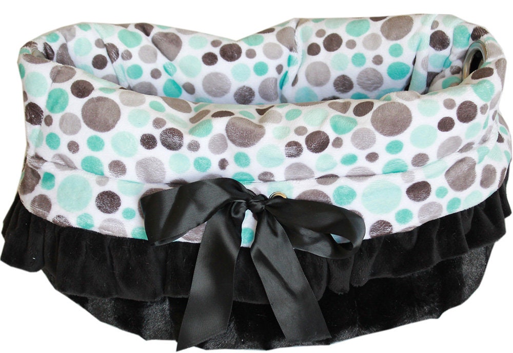 Cama, bolso y asiento de coche reversibles Snuggle Bugs para perros, cachorros y mascotas o gatos, todo en uno, "Party Dots Group" (¡Disponible en 3 opciones de patrón!)