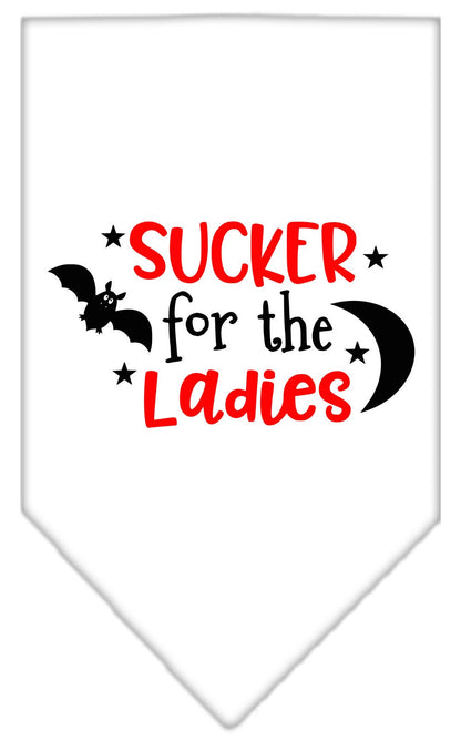 Bandana para perros y mascotas de Halloween serigrafiada con la frase "Sucker For The Ladies"