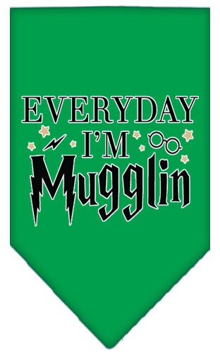 Bandana para mascotas y perros serigrafiada con la frase "Everyday I'm Mugglin"