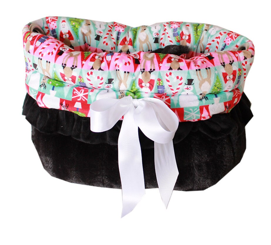 Cama, bolso y asiento de coche reversibles para mascotas Snuggle Bugs para perros, cachorros y gatos, todo en uno, "Christmas Medley"