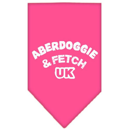 Bandana para mascotas y perros serigrafiada con la frase "Aberdoggie &amp; Fetch UK"