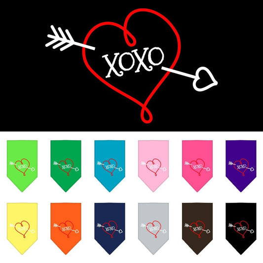 Bandana para mascotas y perros serigrafiada con la frase "XOXO"