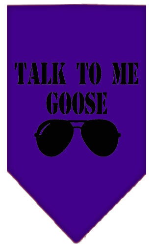 Bandana para mascotas y perros serigrafiada con la frase "Talk To Me Goose"