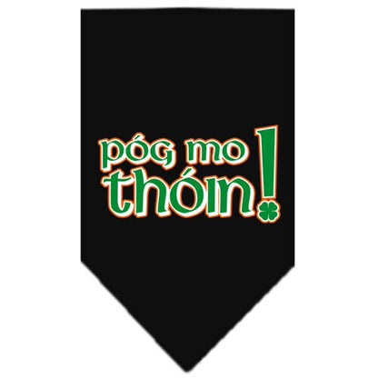 Bandana para mascotas y perros serigrafiada con la frase "Pog Mo Thoin"