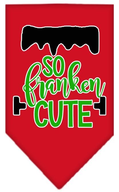 Bandana para perros y mascotas de Halloween serigrafiada con la frase "So Franken Cute"