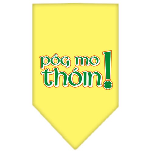 Bandana para mascotas y perros serigrafiada con la frase "Pog Mo Thoin"