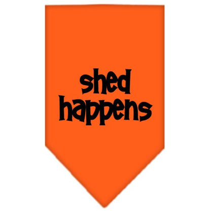 Bandana para mascotas y perros serigrafiada con la frase "Shed Happens"