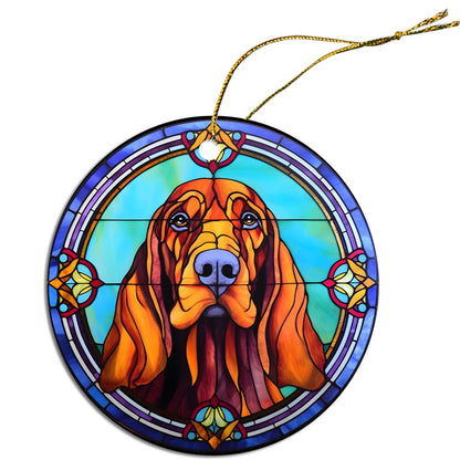 Adorno navideño de vidrieras con la raza de perro "Bloodhound"