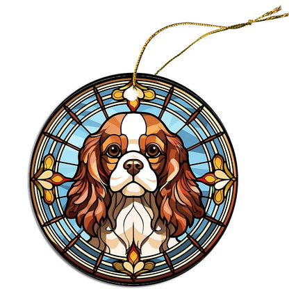 Adorno navideño de vidrieras con la raza de perro "Cavalier King Charles Spaniel"