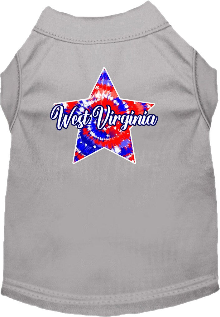 Camiseta serigrafiada para perros y gatos, para mascotas pequeñas y medianas (tallas XS a XL), "West Virginia Patriotic Tie Dye"