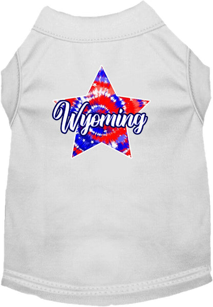 Camiseta serigrafiada para perros y gatos, para mascotas pequeñas y medianas (tallas XS a XL), "Wyoming Patriotic Tie Dye"