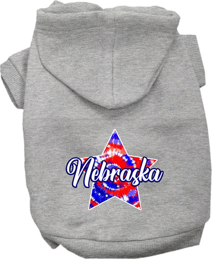 Sudadera con capucha serigrafiada para perros y gatos, para mascotas pequeñas y medianas (tallas XS a XL), "Nebraska Patriotic Tie Dye"