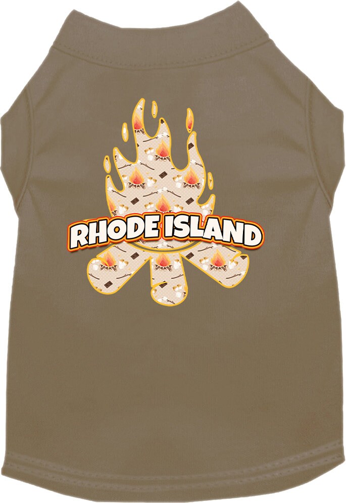 Camiseta serigrafiada para perros y gatos, para mascotas pequeñas y medianas (tallas XS a XL), "Rhode Island Around The Campfire"