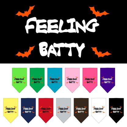 Bandana para perros y mascotas de Halloween serigrafiada con la frase "Feeling Batty"