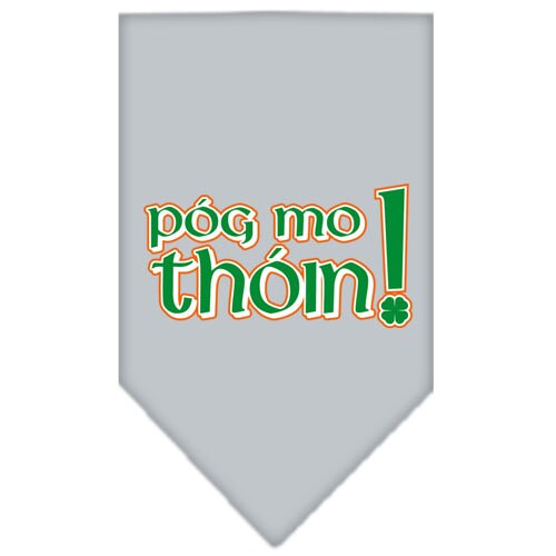 Bandana para mascotas y perros serigrafiada con la frase "Pog Mo Thoin"